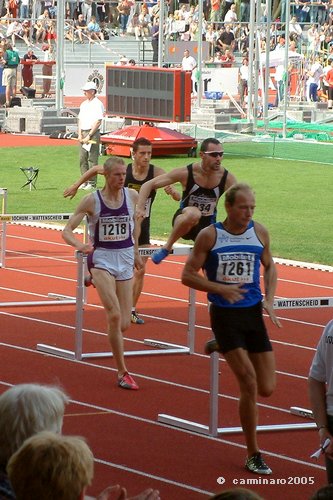 333 X 500 400m_huerden_maenner.jpg